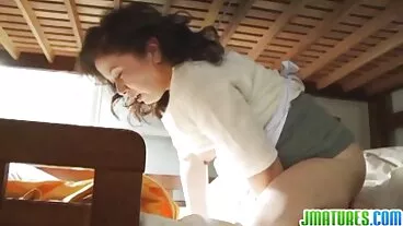 Trofeo moglie Britney Amber scopata in nonna tettona porno cucina
