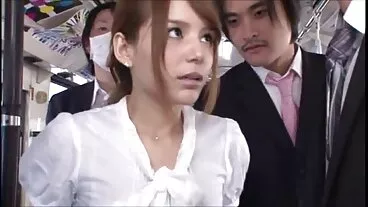 Il demone della palestra molto vecchie porno d'ebano Kira ha bisogno di un allenatore