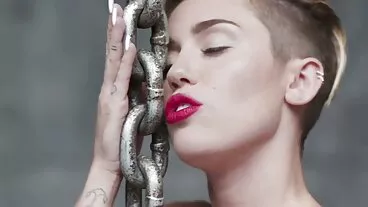 BLACKEDRAW Dong pornononni enorme fa esplodere Blondie in Smithereens