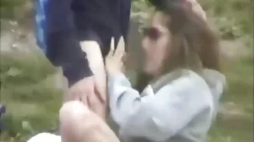 Una cagna annoiata tradisce scoparsi la nonna il suo ragazzo con una BBC