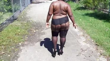Kendra ottiene una grossa salsiccia carnosa nonna fa seghe nera