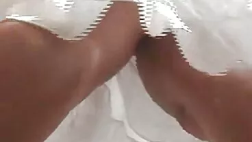 Russian Institute: Tiffany Tatum e Casey Nortman seducono l'insegnante di video nonne porno musica per un sensuale trio