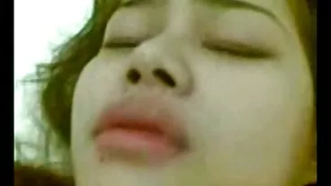 Slim4K: la bellezza inchiostrata nonne a pecorina Sasha Sparrow con il seno naturale viene scopata con sborra fresca su PornHD