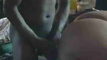 Gli Huge Naturals di Skylar Vox sono ancora migliori in POV nonnina porno